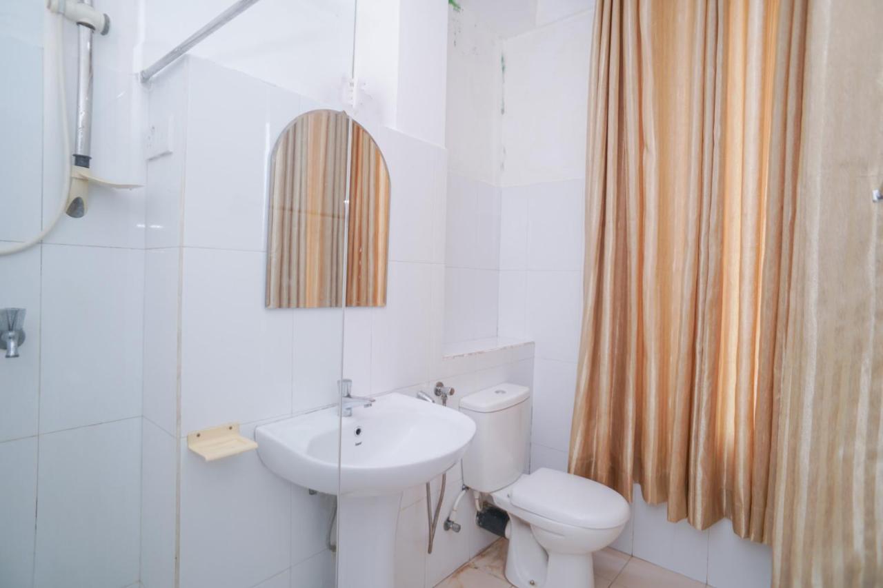 Oyo 512 Agra Lanka Beach Resort Велігама Екстер'єр фото